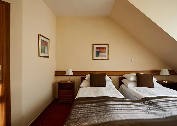 Fleur De Lis Hotel